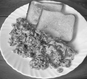 Bread with egg bhurii