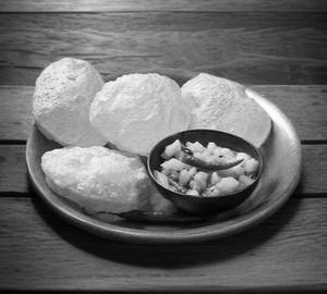 Luchi Tarkari