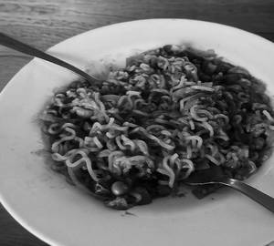 Veg fried maggi