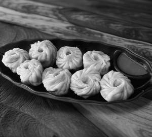 Veg Gondhoraj Momo [8 Pieces]