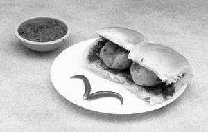 Schezwan Vada Pav