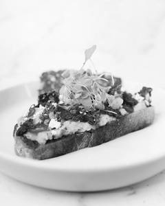 Spicy Avo Mash With Seed Cracker