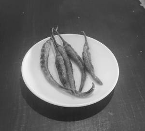 Fried Green Chillies [5 Pieces]
