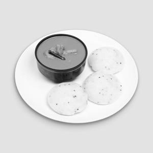 Kanchipuram Idli And Chicken Gassi