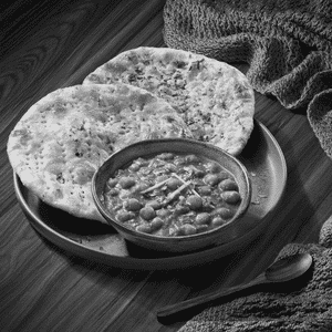 Amritsari Choley Aur Kulche (2 pcs)
