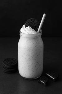 Vanilla Oreo Milkshake