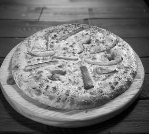 Cheesy Capsicum Pizza