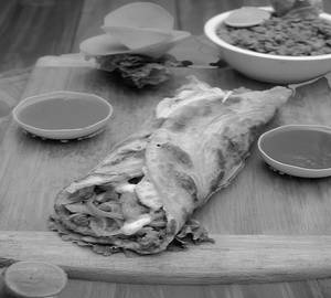 Egg Chicken And Keema Mix Roll