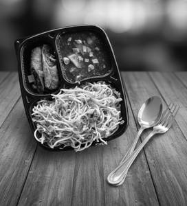 Hakka Noodles Paneer Meal Box
