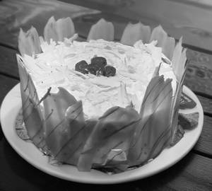 White Forest Cake 500Gm
