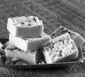 Patheesa Sonpapadi Cake (  250 Gms )