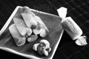 Pista Roll (250 gms)