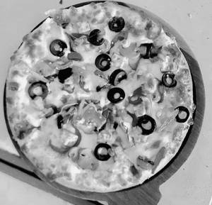Tanduri Pizza[Large] + 250ml Cool Drink + Vada PavFree [ Free[online]