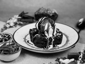 Dark Chocolate Brownie With Vanilla Ice Cream