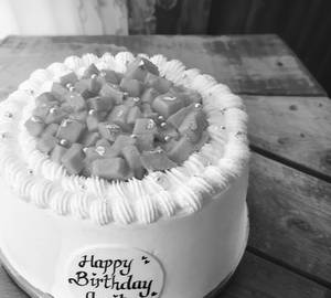 .fresh alphonso cake