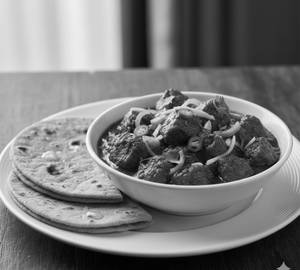 Tawa Chaap Gravy With 2 Butter Roti [Mini]