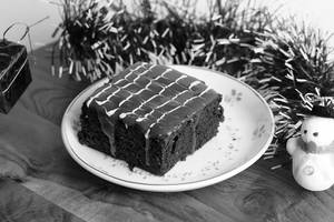 Golden Caramel Indulgence Brownie (1 Piece)
