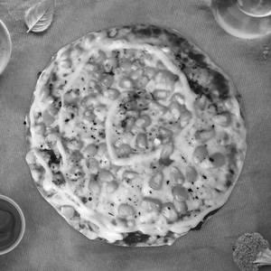 Cheese corn pizza