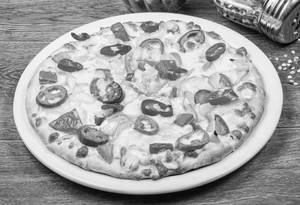 7" Red Paprika & Jalapeno Pizza