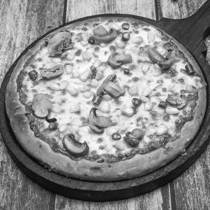 Mushroom & Corn Pizza (8 Inches 4 Slices)