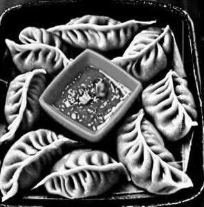 Veg lehsuni momos