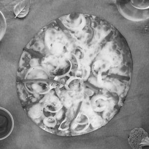 Onion capsicum pizza
