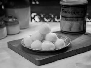 White Rosogolla (5 Pcs)