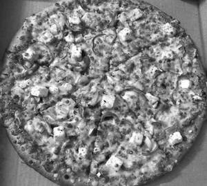Paneer tikka pizza