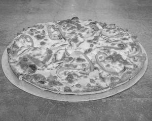 Garlic Cheese Pizza[Large] + 250ml Cool Drink Free[online]