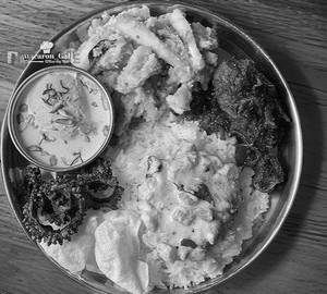 Chicken Meals In Vazhayila