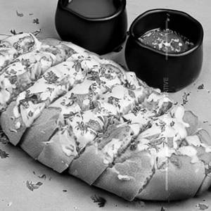 Spicy Chicken Garlic Bread