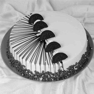 Chocolate Vanilla Oreo Cake