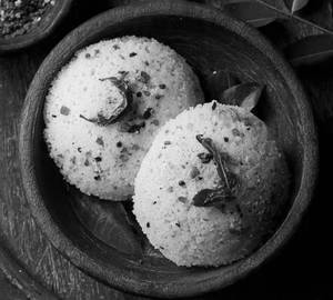Guntur Podi Idli 2 Pcs