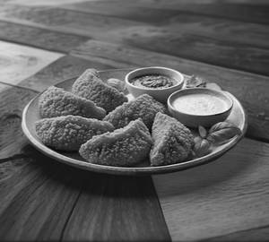 Paneer Kurkure Momos [6 Pieces]