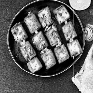 Sizzling paneer bhuna kebab