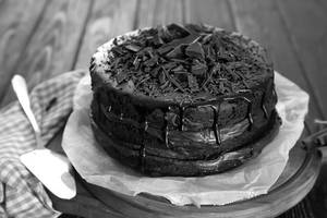 Dark Chocolate Cake [1.5 Pound]