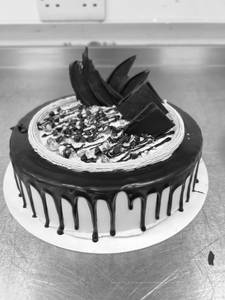 Fantasy Chocolate Cake [450 Grams]