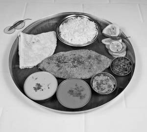 Surmai fry thali