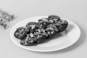 Almond Brownie Mini Pancakes [8 Pieces]