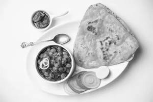 Chole Paratha (butter)