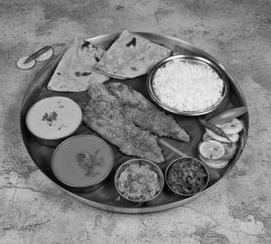Bombil thali