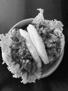 Chili Basil Garlic Chicken Bao