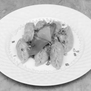 Veg Steamed Momos [8 Pieces]