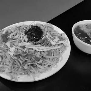 Veg Dinosaur Noodles With Gravy
