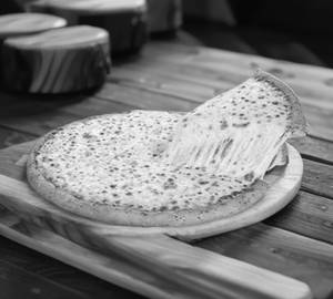 Royal Margherita Pizza