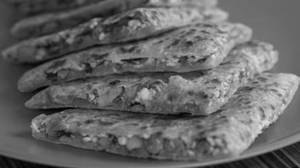Pyaz Tamatar Paratha