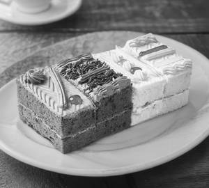 Assorted butter cream cake 4 pc