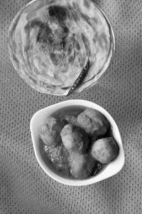 Paratha (2 pcs) + aloo dom + misti