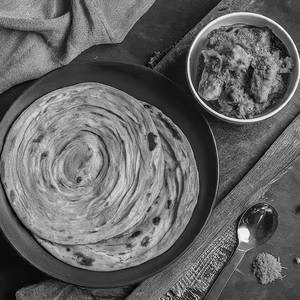 2 Laccha Paratha With Chicken Kasha [2 Pieces]