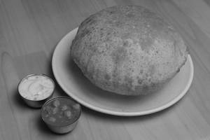 Chole With 1 Poori